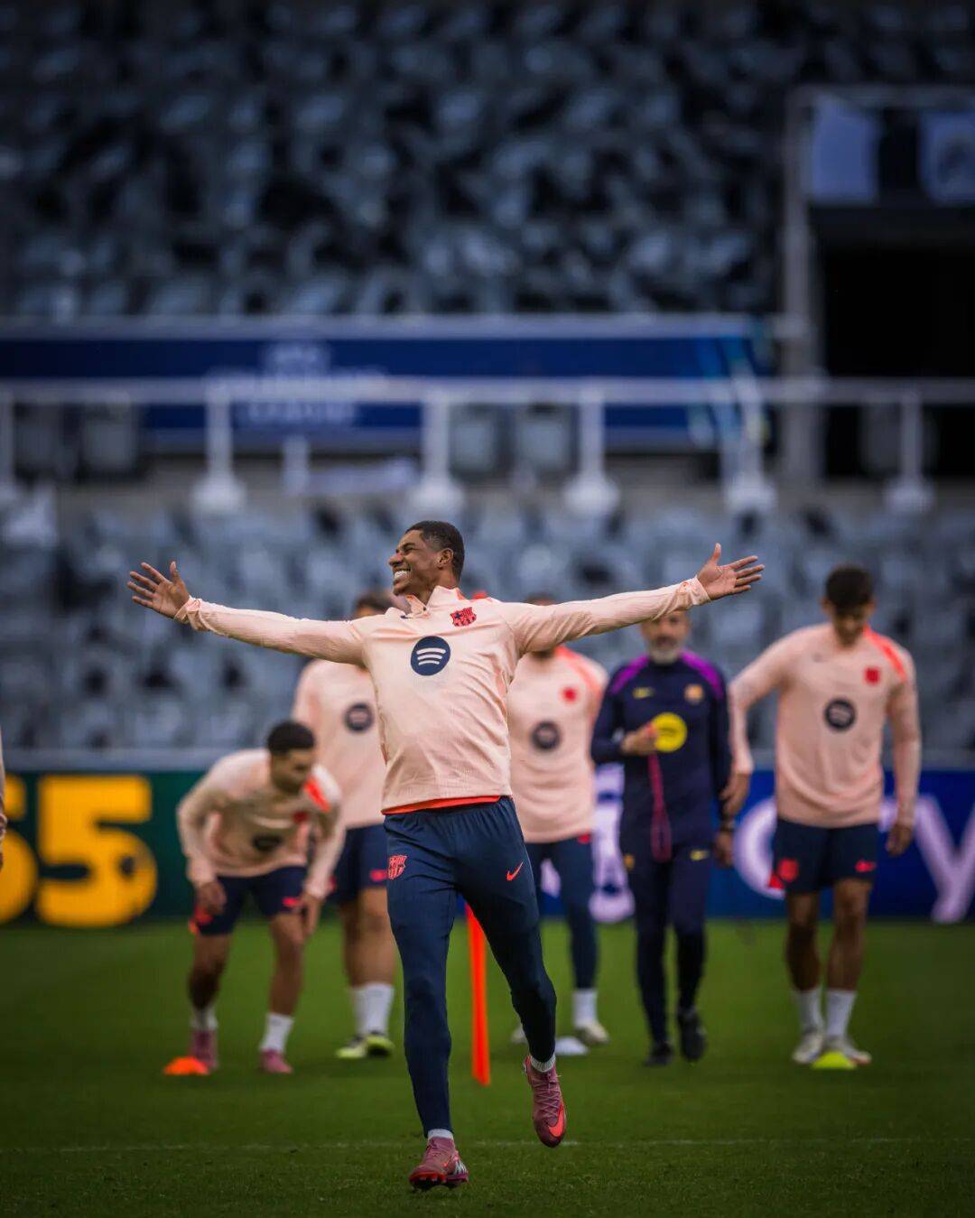 leyu 夜巡伦勃朗 